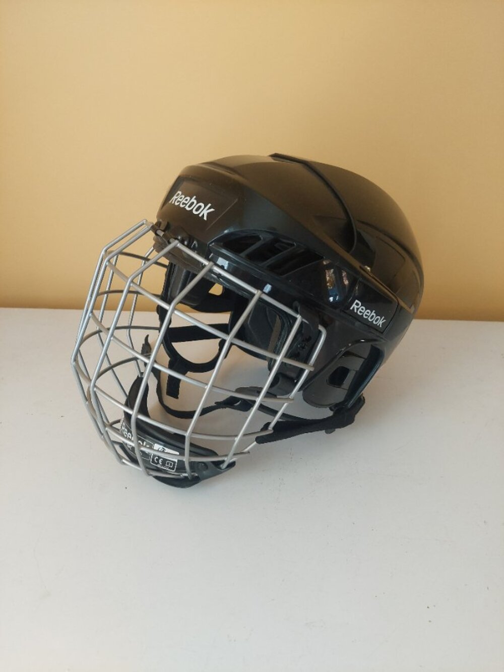 Reebok 3K L Youth Large Black Hockey Helmet w/Reebok FM 5K L Cage